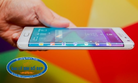 Samsung được coi là bá chủ thị trường màn hình OLED di động