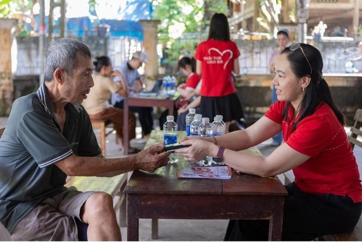 Người dùng có thể xác thực qua VNeID, ứng dụng nhà mạng hoặc đến trực tiếp điểm giao dịch của nhà mạng.